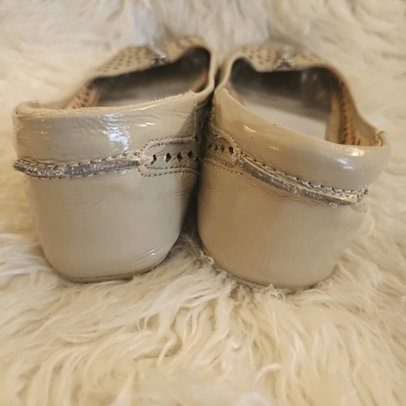 Michael Kors Leather Slip On Shoes Flats White Gold Size 10. - Picture 4 of 6